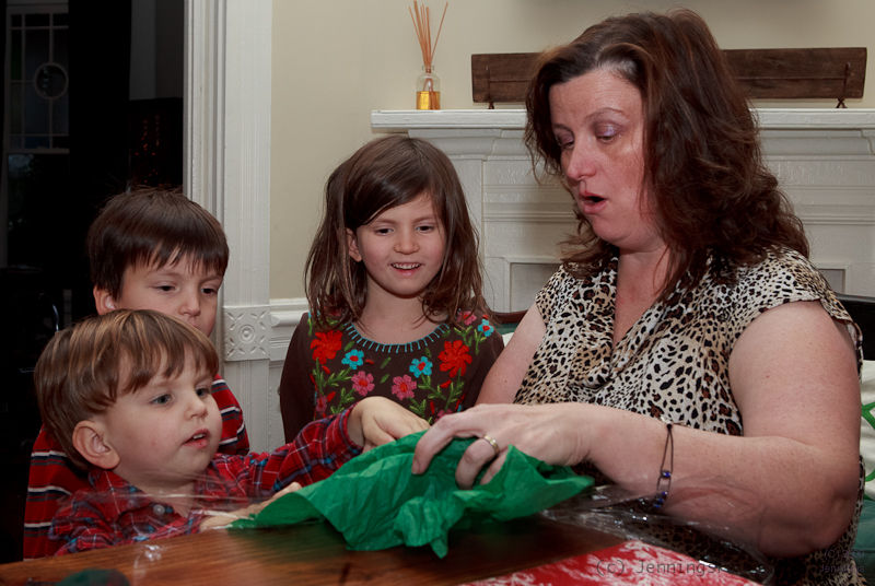 Olivias-gift-to-Mom-28Dec2009