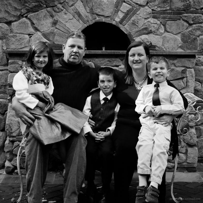 Thanksgiving-Family-Portrait-26Nov2010