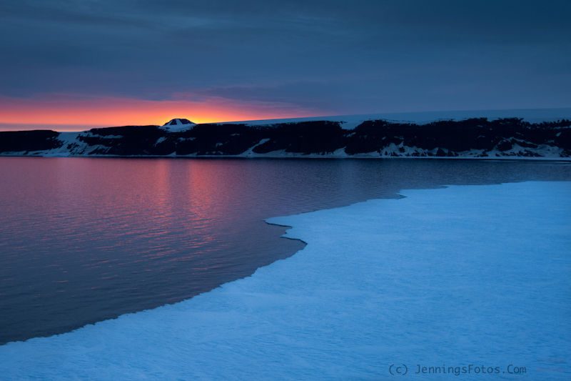 Weddell-Sea-(Antarctica)-Sunrise-over-Vega-Island-11Dec2009